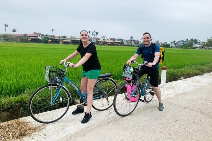 Hoi An Countryside Bicycle Tour: 3-Hour Ride Through Tra Que Herb Garden & Rice Fields