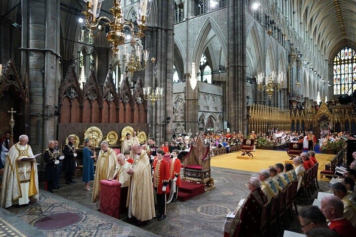 Westminster-Abbey-Upper-Gallery-and-Buckingham-Palace-Guided-Tour-Inspired-by-The-Crown photo 5