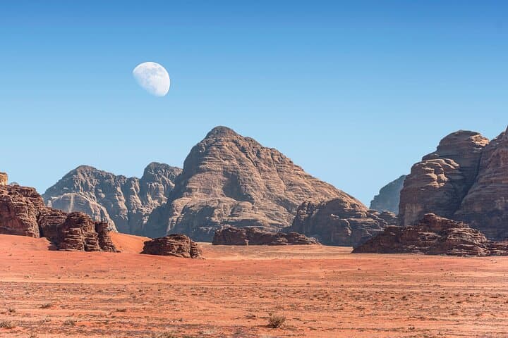 Full-Day Private Hike to Jabal Umm ad Dami in Wadi Rum with Bedouin Lunch photo 5
