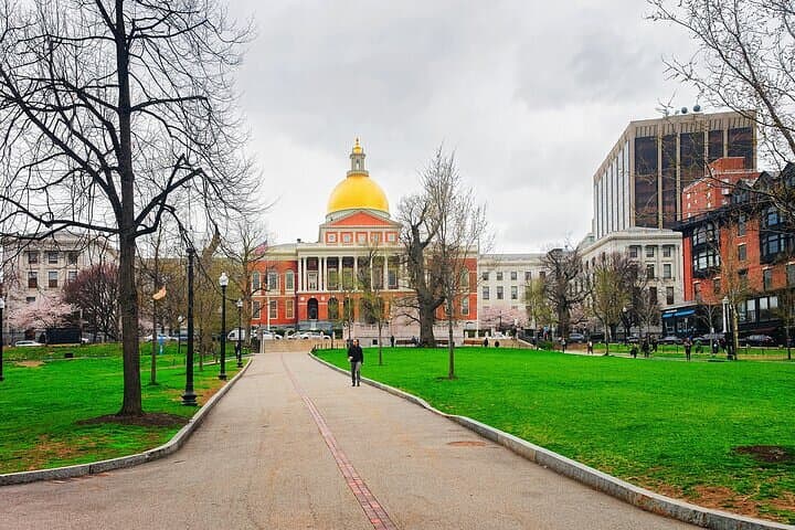 Best of Boston Small Group Tour — Secrets of Old Ironsides, Bunker Hill & Harvard photo 4