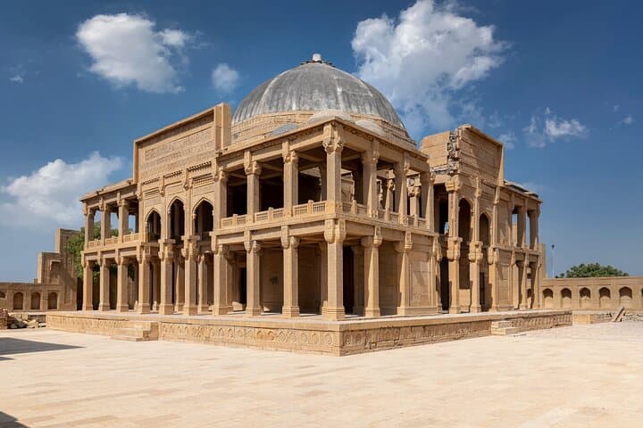 Full-Day Private UNESCO World Heritage Tour from Karachi to Thatta