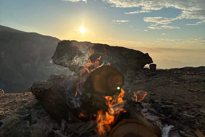 Jebel Shams Balcony Trek & Overnight Camping — Sunrise on Oman’s Grand Canyon photo 4