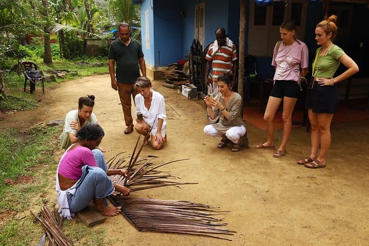 Punting Through Vaikom: Full-Day Kerala Backwater Village Boat Cruise photo 3