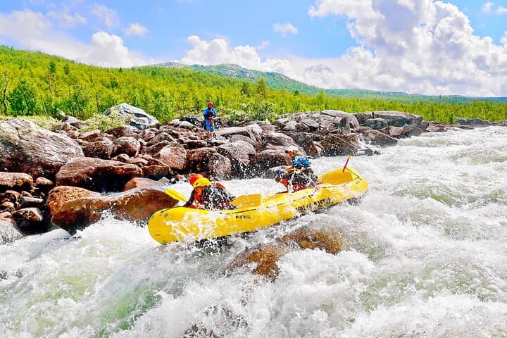 High-Adrenaline Rafting on Numedalslagen in Dagali