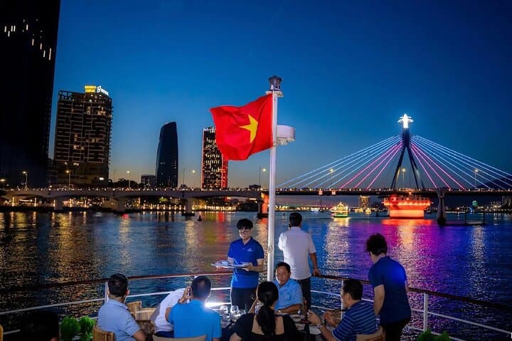 Night Cruise on Da Nang's Han River: Poseidon Dinner & Dragon Bridge Spectacle photo 5