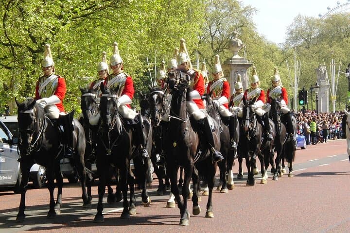 Private Heathrow Layover Tour — 6-Hour London Highlights with Chauffeur photo 6
