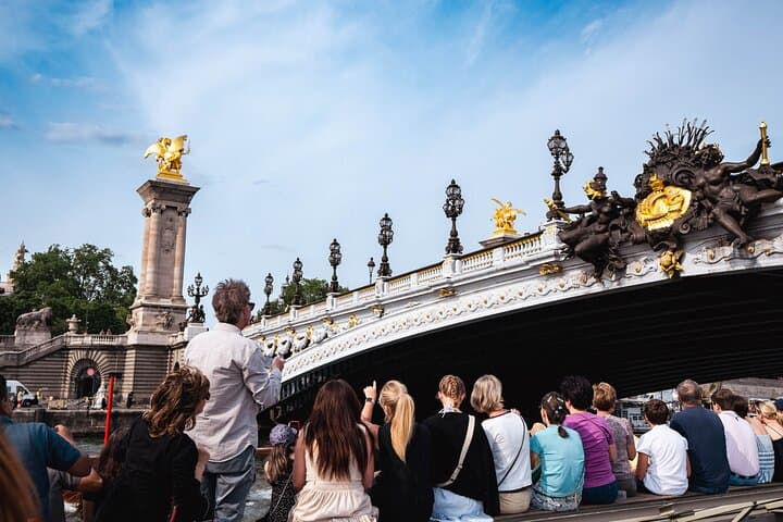 Seine River 1-Hour Paris Boat Tour with Audioguide photo 6