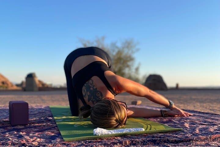 Sunset Yoga at Papago Park: Hole-in-the-Rock Views and Sonoran Evenings photo 2
