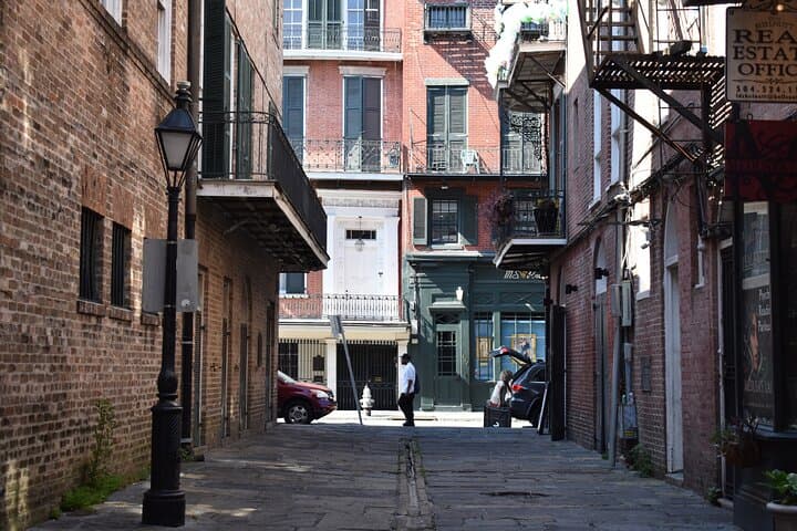 45-Minute French Quarter Highlights Tour: Fast-Paced Walk Through New Orleans' Heart photo 3