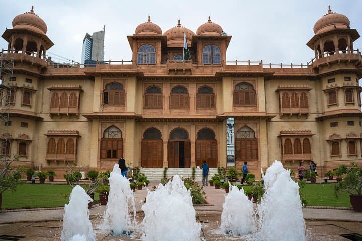 Karachi Full-Day Private Tour: Mohatta Palace, Zainab Market & Burns Road Food Walk