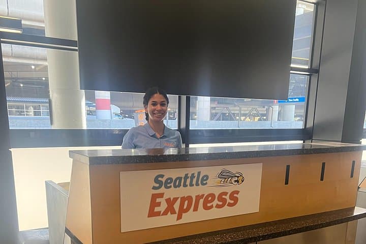 SeaTac to Seattle Cruise Piers Transfer — One-Way Shuttle to Piers 66 & 91 photo 1