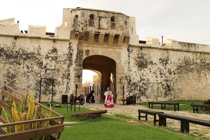 Historic Campeche Day Tour: City Walls, Forts & Museums