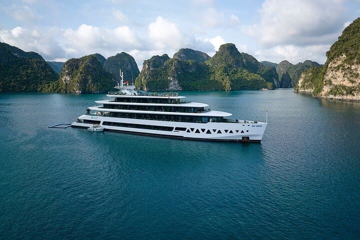 Discovery Halong & Lan Ha Bay: 2-Day Cruise with Kayaking, Bamboo Boats and Cave Visits photo 2