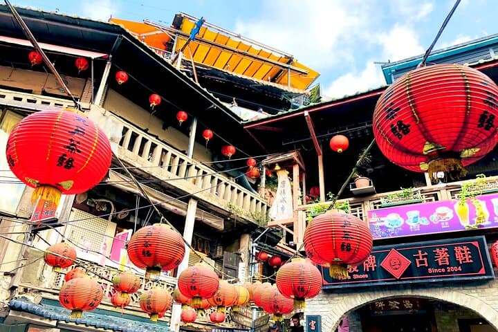 Yehliu Geopark, Jiufen & Shifen Day Tour from Taipei photo 4