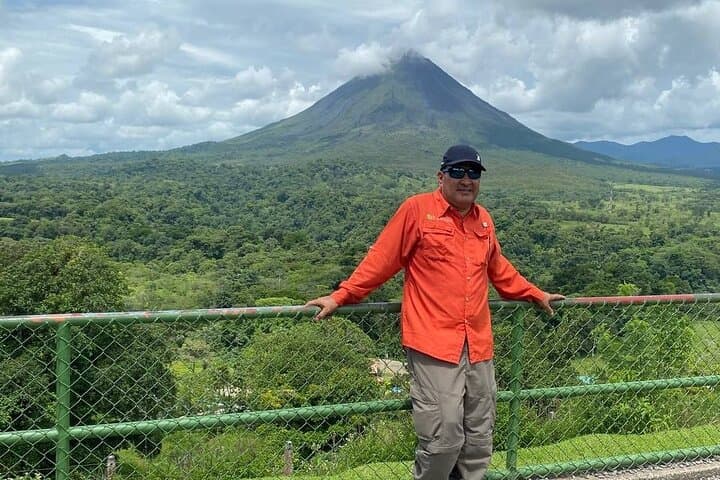 Arenal Volcano Waterfall, Sloths & Chocolate Combo — La Fortuna Day Tour