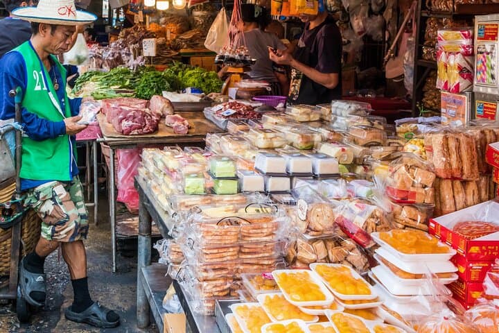 Bangkok Cycling Tour: Khlong Toei Market & Bang Krachao Green Lung photo 3