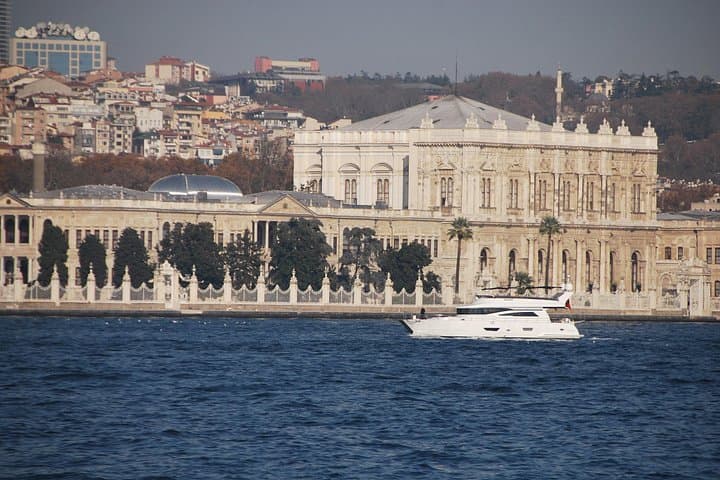 Lunch Cruise on the Bosphorus: Scenic 2-Hour Istanbul Sightseeing with Lunch photo 3