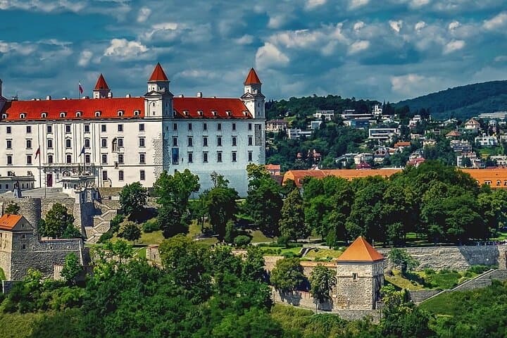 7-Day Prague Bratislava Budapest Bus Tour – Capitals Triangle Itinerary photo 2