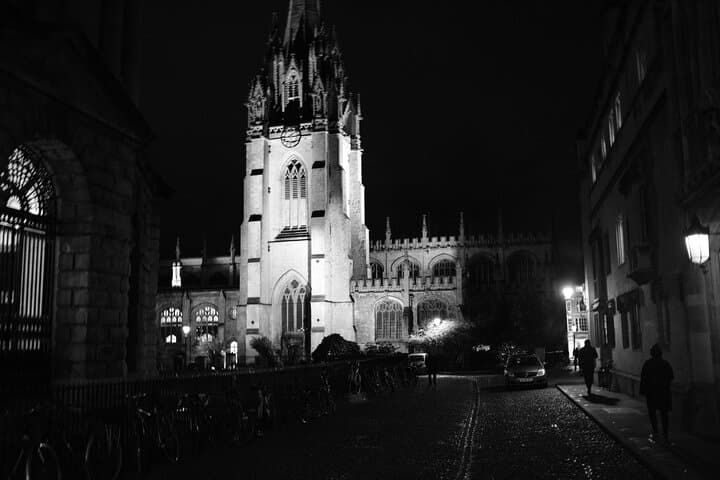 Oxford Ghost Tour: Haunted Walking Tour Through the City's Nighttime Secrets photo 4