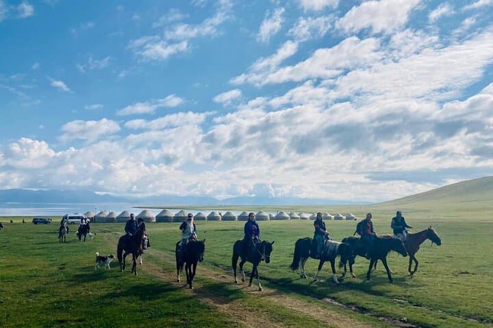 3-Day Horse Trek to Son Kul Lake: High Passes, Yurts & Kyrgyz Steppe