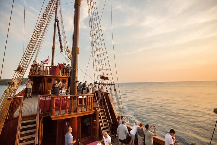Dubrovnik Sunset Cruise on the Karaka: Sea, History, and Golden Hour photo 3