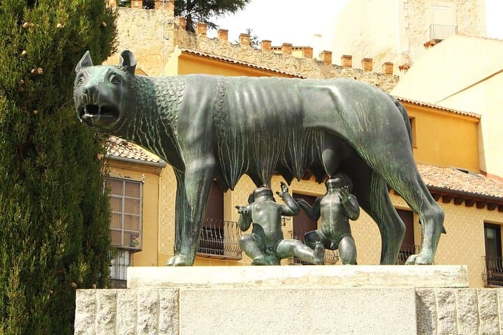 Segovia Day Trip from Madrid: Aqueduct, Alcázar & Gothic Cathedral