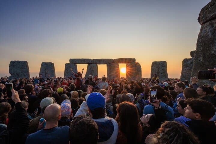 Stonehenge Summer Solstice Tour from London: Sunrise & Sunset Access
