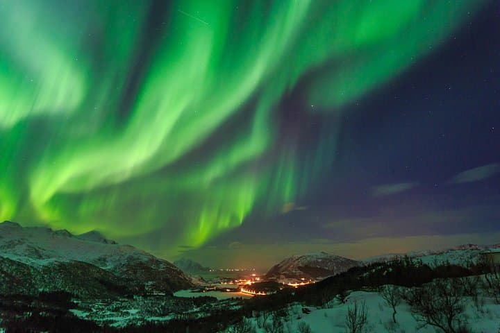 Private Northern Lights Tour with Hot Chocolate — Reykjavik Aurora Hunt photo 6