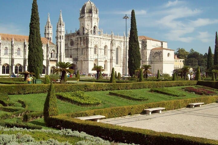 2-Day Fátima Pilgrimage from Lisbon: Óbidos, Alcobaça, Nazaré & Batalha photo 3