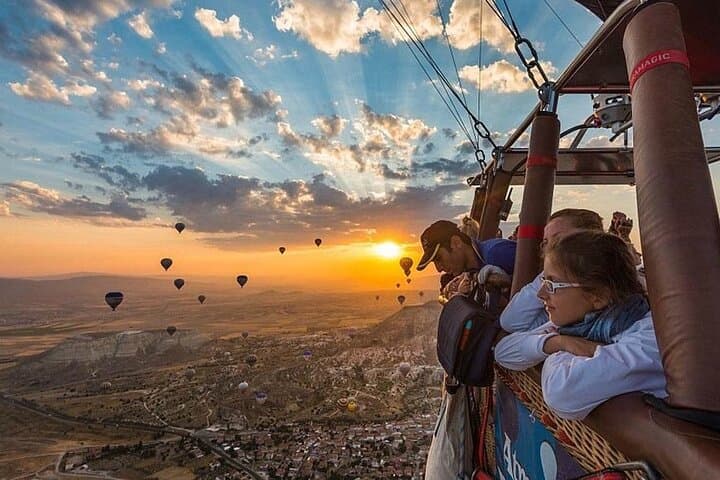 Sunrise Hot Air Balloon Over Luxor: Ancient Temples from the Sky