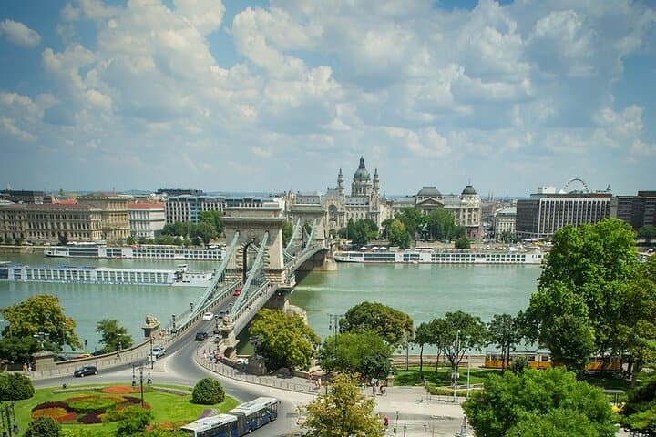 Best of Budapest Private Driving Tour: 4-Hour Drive Through Castle Hill & Danube Views