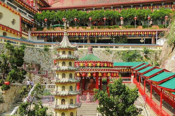 Georgetown Heritage Private Tour in Penang — Khoo Kongsi, Clan Temples & Peranakan Mansion photo 4