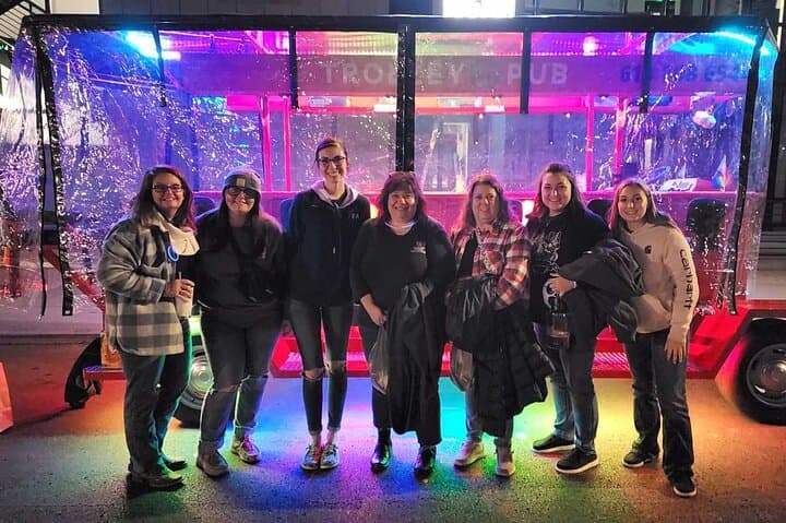 Trolley Pub Holiday Lights Tour Columbus — BYOB Short North & Downtown Lights Ride photo 6