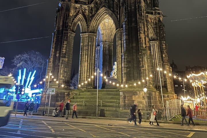 Edinburgh Christmas Walking Tour with Gingerbread & Market Visit photo 6