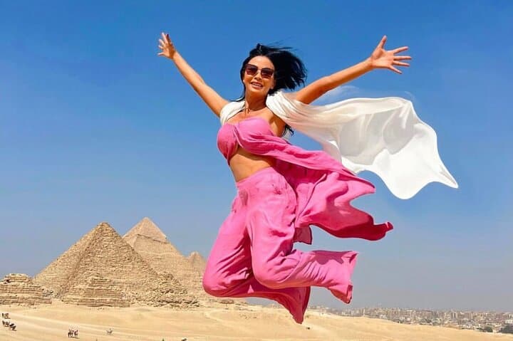 Day Trip from Sharm: Pyramids, Sphinx and Egyptian Museum by Bus