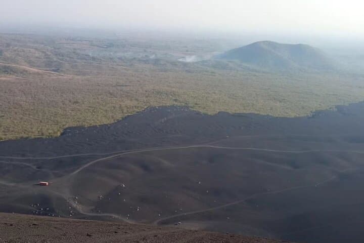 Sandboarding Cerro Negro & León Cathedral Roof: Private Full-Day Tour photo 6