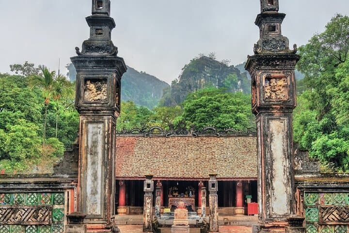 Tam Coc & Mua Cave Private Day Trip from Hanoi — Bikes, Bamboo Boats & Summit Views photo 2