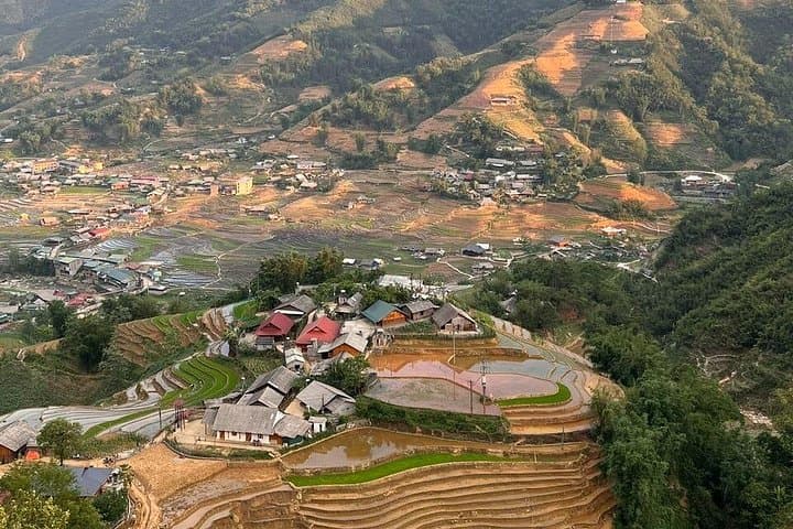 Sapa Half-Day Motorbike Tour Through Villages and Rice Terraces photo 3