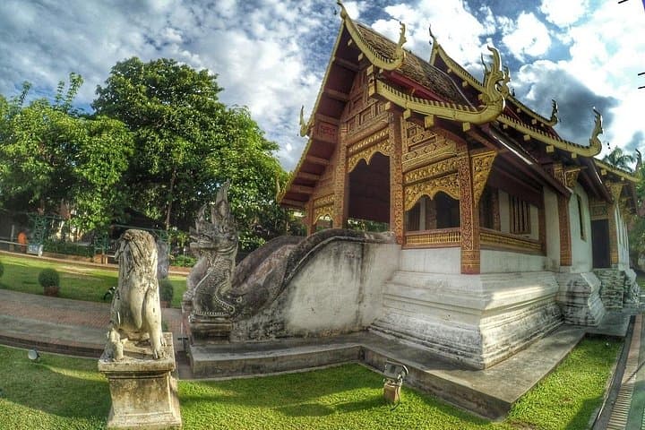 Chiang Mai City Temple Tour: Wat Phra Singh, Chedi Luang & Local Markets photo 3