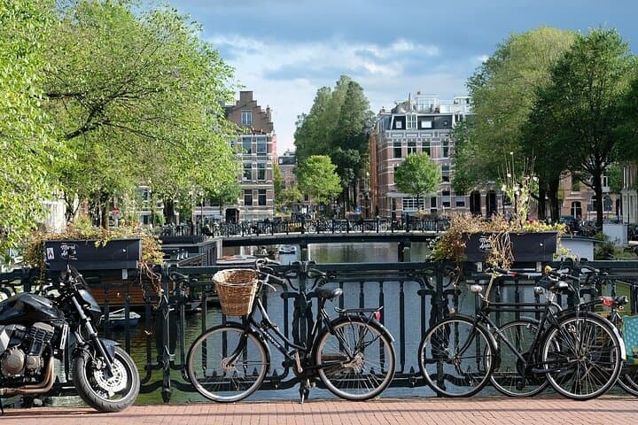 Waterland Countryside Bike Tour from Amsterdam: 25 km of Dikes, Villages and Polders