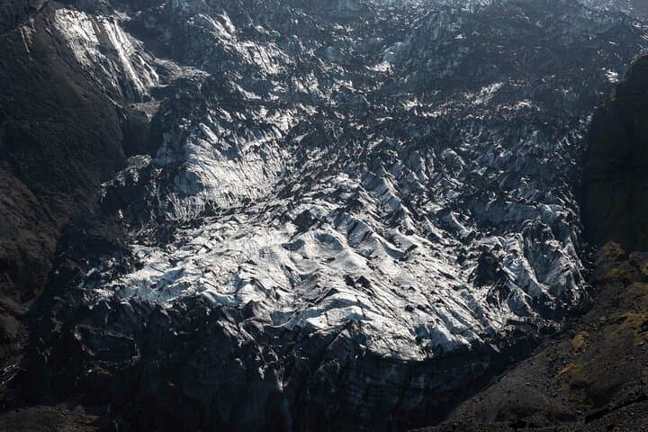 Private Hiking Tour in Thorsmork Valley: Full-Day 4x4 and River-Crossing Adventure photo 6