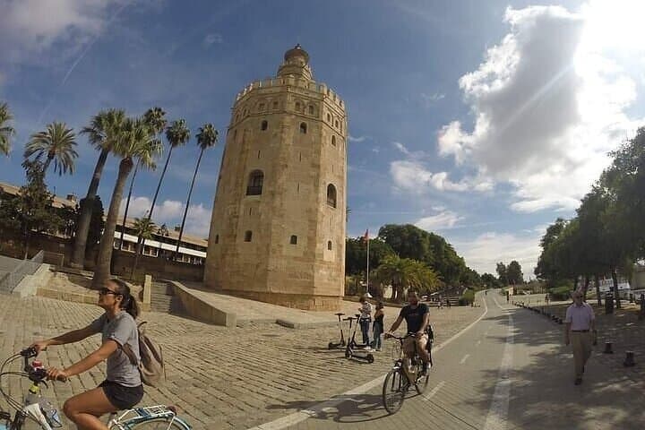Explore Seville by Bike: 4+ Hour Rental and Self-Guided Routes