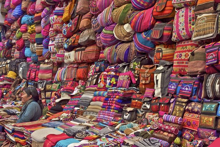 Full-Day Sacred Valley Guided Tour: Pisac, Ollantaytambo & Chinchero photo 3