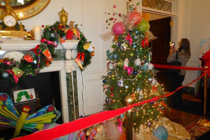 Atlanta Holiday Lights & Neighborhood Traditions Walking Tour photo 2