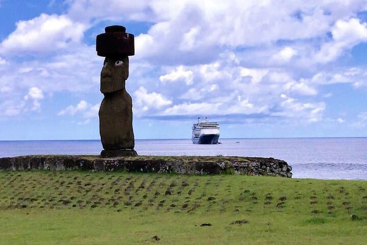 Easter Island Highlights Shore Excursion — Moai, Rano Raraku & Orongo photo 2