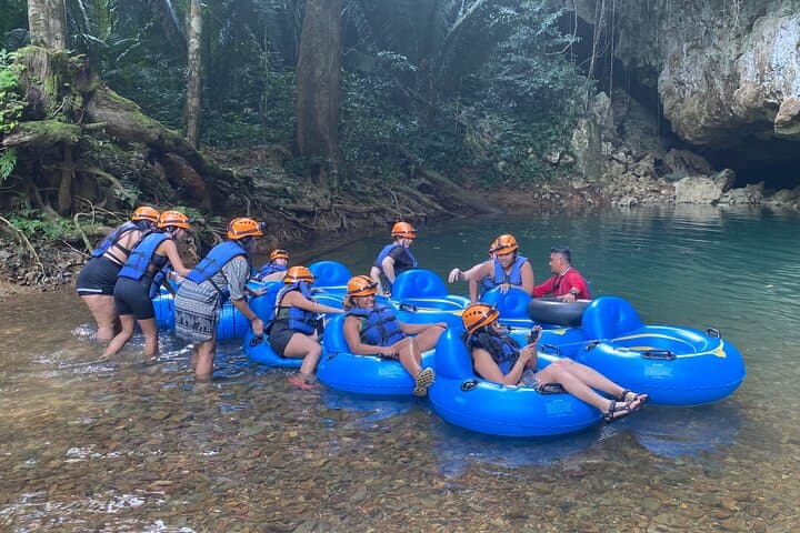 Cave Tubing in Belize with Howler Monkey Encounter at Community Baboon Sanctuary photo 5