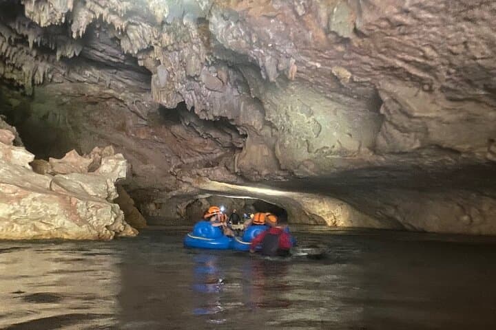 Cave Tubing in Belize with Howler Monkey Encounter at Community Baboon Sanctuary photo 6