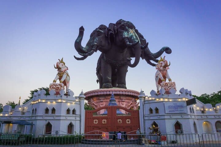 Private Customizable Bangkok & Surrounding Provinces Tour — 10-Hour Tailored Day Trip