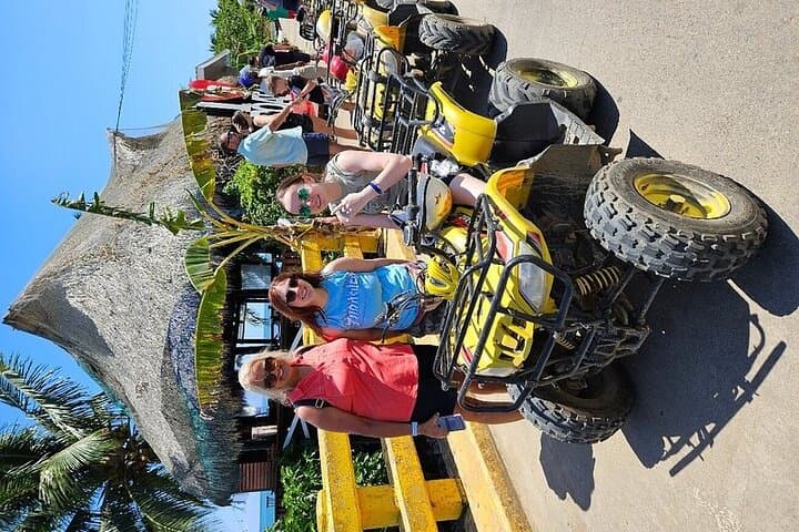 Roatán ATV Jungle Adventure with Local Food Tasting and Beach Day Pass photo 6