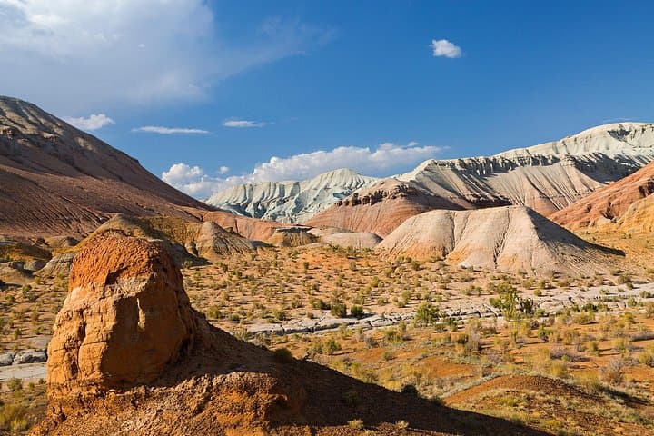 Full-Day Private Tour to Altyn Emel National Park: Singing Dune & Aktau White Mountains photo 2